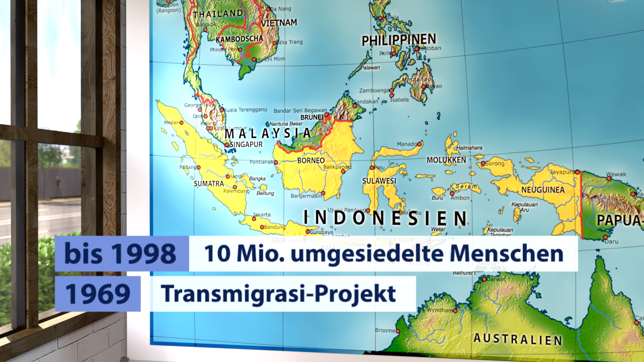 Karte von Indonesien mit den Beschriftungen: 'bis 1998 10 Mio. umgesiedelte Menschen' und '1969 Transmigrasi-Projekt'.