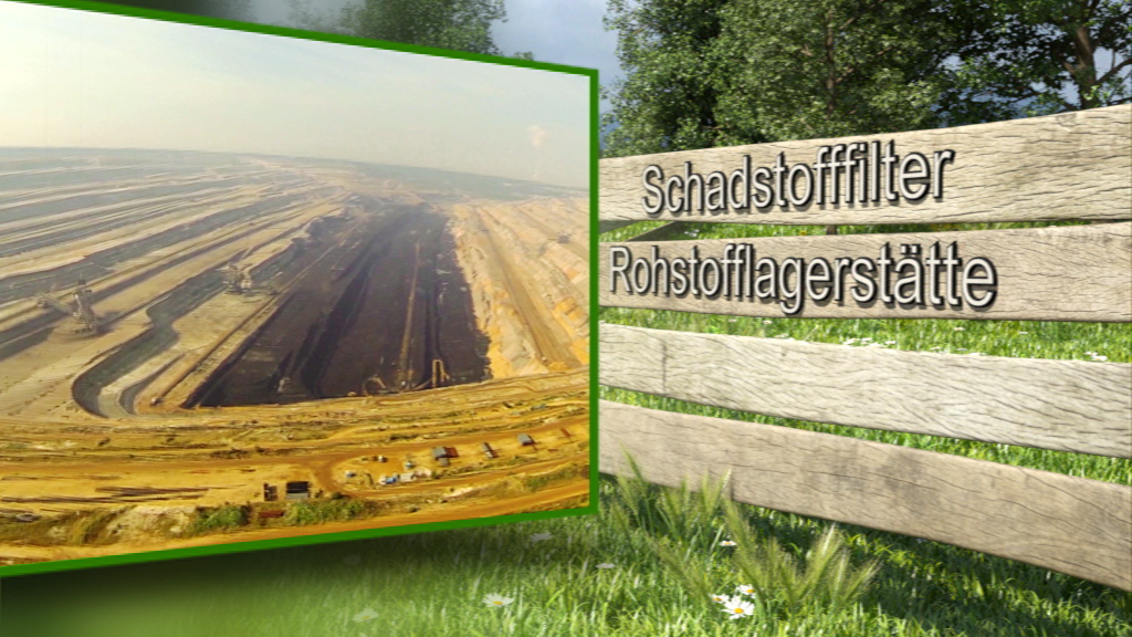 Luftaufnahme eines Tagebaus mit Rohstofflagerstätten und Schadstofffiltern, umgeben von Bäumen.